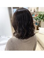 フルショウ 小牧(FURUSHO)&nbsp;大人可愛い20代30代40代極細ハイライトでナチュラルに仕上げてる