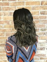 ワークス 下北沢(WORKS)&nbsp;ブロンドグラデーションミディレイヤー【下北沢/美容室】