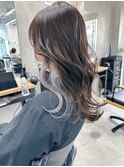 グレーベージュ_レイヤーロング_インナーカラーイヤリングカラー
