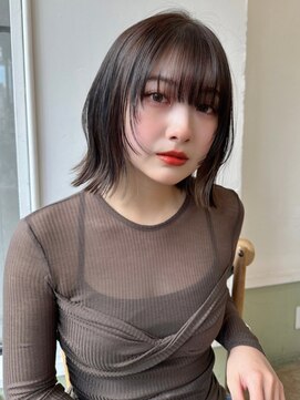 ハニーシブヤ(HONEY shibuya) フェイスレイヤーボブ　くびれ　外はね　ダークグレージュ