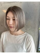 クロエバイラヴィズム 古町6番店(CLOE by LUVISM) ホワイトブロンドヘア