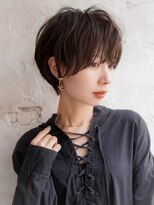 カライング(ing)&nbsp;大人可愛い20代30代40代黒髪前下がりひし形小顔ボブ丸みショート