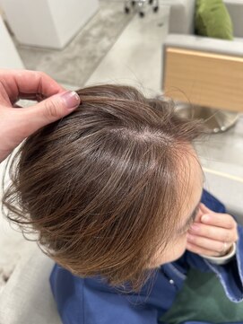 ステア ケース(stair case) 白髪ぼかしハイライトグレージュショートボブ