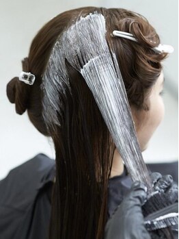 寄り添った丁寧なカウンセリングで魅せる白髪カバーへ♪大人女性のためのお悩み解決サロン◎