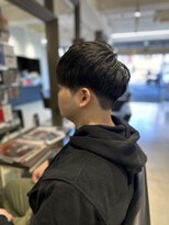 ヘアーサロンデフォーエバールークス(hairsalon de Forever Lux)&nbsp;耳だしツーブロック