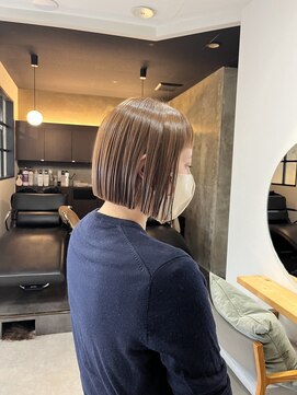 ノエル ヘアー アトリエ(Noele hair atelier) 切りっぱなしボブ×ベージュ