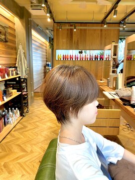 リリ(riri) ショート