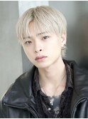 ハイトーンミルクティーベージュショートセンターパート