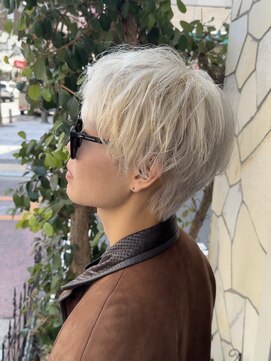 グラマラス GLAMOROUS ホワイトブロンドラウンドマッシュ