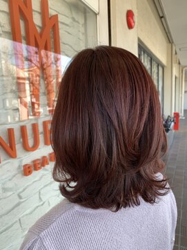 ヌビア 藤が丘(NUBIA) 外はねウルフボブ