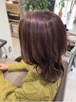 ヘアーアンドメイク ヒューラ 立川店(HAIR&MAKE hurra)の写真/白髪ぼかしハイライトで"脱白髪染め"♪白髪染めに見えない白髪染めで伸びても気になりにくくお洒落に染まる