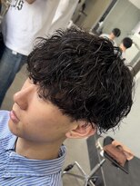 フィフス トウキョウ (fifth TOKYO)&nbsp;メンズマッシュウルフセンターパート波巻きパーマメンズカット