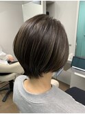 【mio】タイトショート×グレージュ