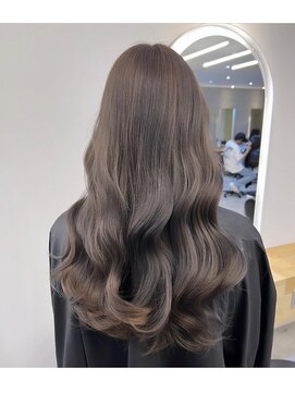 ジーナ 渋谷神南(Zina) Shion 『ブリーチで作るミルクティーグレージュ』