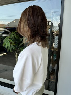 ナンバー(number+) 20代30代ウルフインナーカラー立体感小顔丸み乾かすだけ