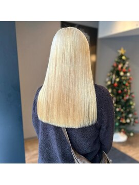 アオ(ao.) ブロンド/髪質改善/ハイトーン