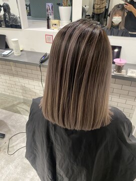 カラ 京都河原町(Kala) ハイライトバレイヤージュダブルカラーケアブリーチ20代30代