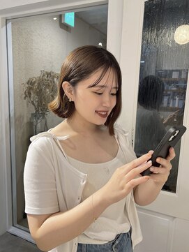 ハク アトリエ(HaKU atelier) ぱつっと切りっぱなしボブ/ベージュカラー/ヘーゼルベージュ