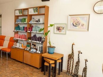 ナチュラル(NATURAL)の写真/緑溢れる落ち着いた空間と悩みに寄り添った親身な接客が魅力。少人数だからこそ気軽に通える♪