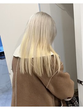 ヴィア 京都烏丸(Via) ケアブリーチ/ダブルカラー/ハイトーン/ホワイトブロンド