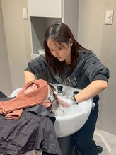 【５】シャンプー｜フルフラットのシャンプー台で至福のひとときを…