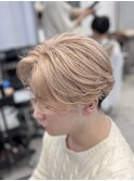 ミルクティーベージュセンターパートメンズブリーチハイトーン