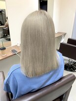 バランス 新宿(balance)&nbsp;ホワイトメタリック×セミロング×Wカラー[新宿/髪質改善]