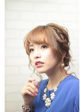 プライマリー(Primary) ゆるふわ三つ編みアップ♪