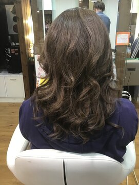 ジャストヘア ラポール 北久里浜店(just hair RAPPOR) カーリーレイヤースタイル