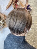 オラ ボーテ(Aura Beaute)&nbsp;『Aura Beaute京都』ショートレイヤー　カーキグレージュカラー