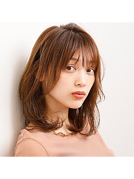 アッシュ 日野店(Ash) ミディアムレイヤー