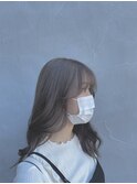 グレーベージュ