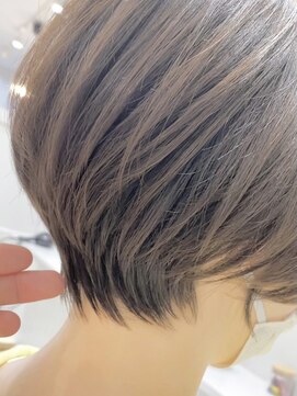 ミモザ(Mimosa) 《Mimosa》襟足スッキリ束感のある丸みショート