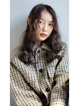 スリーヌーン(THREE noon) ロングウェーブ×アッシュブラウン