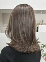 スティロ(stylo)&nbsp;レイヤーカットハイライトショートヘアイルミナカラーオージュア