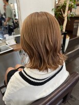 ロウ 町田(ROW)&nbsp;ワンレンボブ前下がりショート内巻きワンカール鎖骨ミディアム
