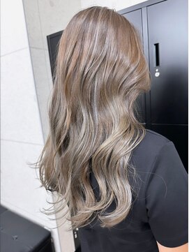 スターズ 柏(STARS) ハイライト ホワイトグレージュ ミルクティーベージュ ツヤ髪