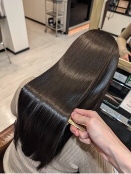 アウラ 小杉店(AULA)の写真/パヤ毛/うねり/広がりが気になる方にオススメ！髪質改善で憧れのストレートヘアに導きます♪