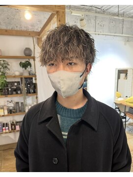 ミモザワークス(Mimosa Works) 波巻きスパイラルとホワイトメッシュのウルフ