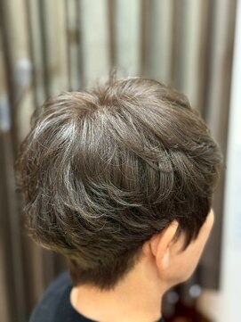 白髪ぼかしハイライト暖色系カラー顔周りカットミセスヘア 