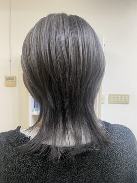 シルバーマッシュウルフカット