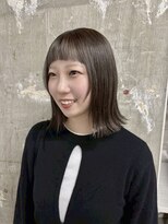 イン(in.)&nbsp;透け感カラー/顔まわり/ぱっつん前髪/軽めボブ