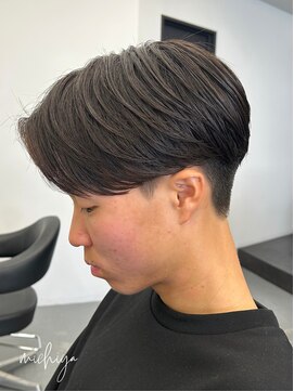 アンドメゾンオム(&Maison. homme) センターパート/ニュアンスパーマ/毛流れパーマ/波巻きパーマ