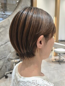 ソワネ 表参道(soigne) 大人女性の艶髪耳掛けマッシュショート