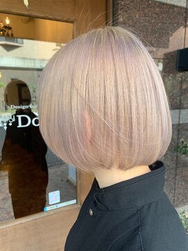ドルチェ(Dolce) 20代30代40代艶髪ホワイトミルクティーブリーチミニボブ