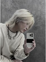 【無彩色ホワイトウルフ】［メンズ/メンズカット/メンズカラー/スパイラルパーマ/ハイトーンカラー］