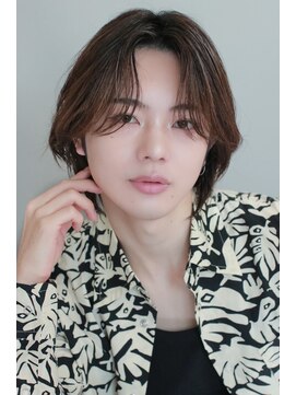 アドール(ADOR) センターパートメンズボブ