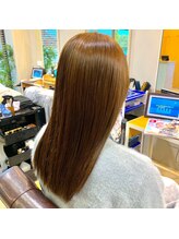 リレーション(Relation) 大人可愛い透明感ストレートナチュラルカラーうねりのない艶髪