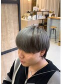 ハイトーンブリーチマッシュショートレイヤー刈らないスタイル