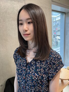 エウペ 渋谷(WEUPE) 斜めバング/グレージュカラー/デザインカラー/シルキーベージュ